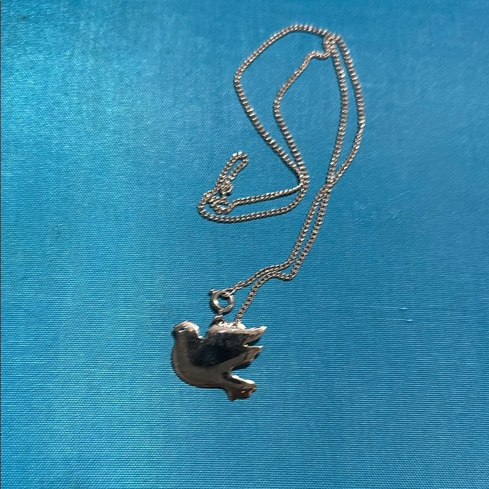 Avon Bird Pendant Necklace